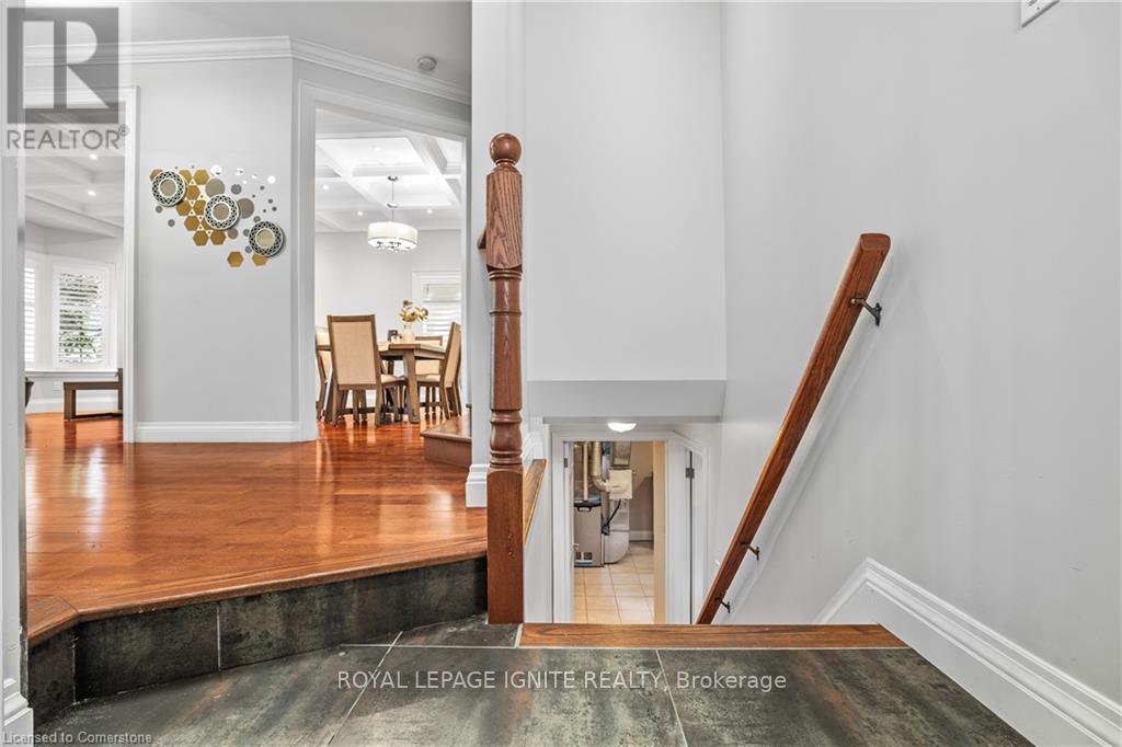 31 Ridge Drive, Oakville, Ontario  L6H 1B7 - Photo 30 - W12434789