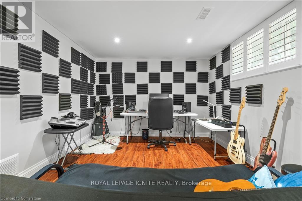 31 Ridge Drive, Oakville, Ontario  L6H 1B7 - Photo 31 - W12434789