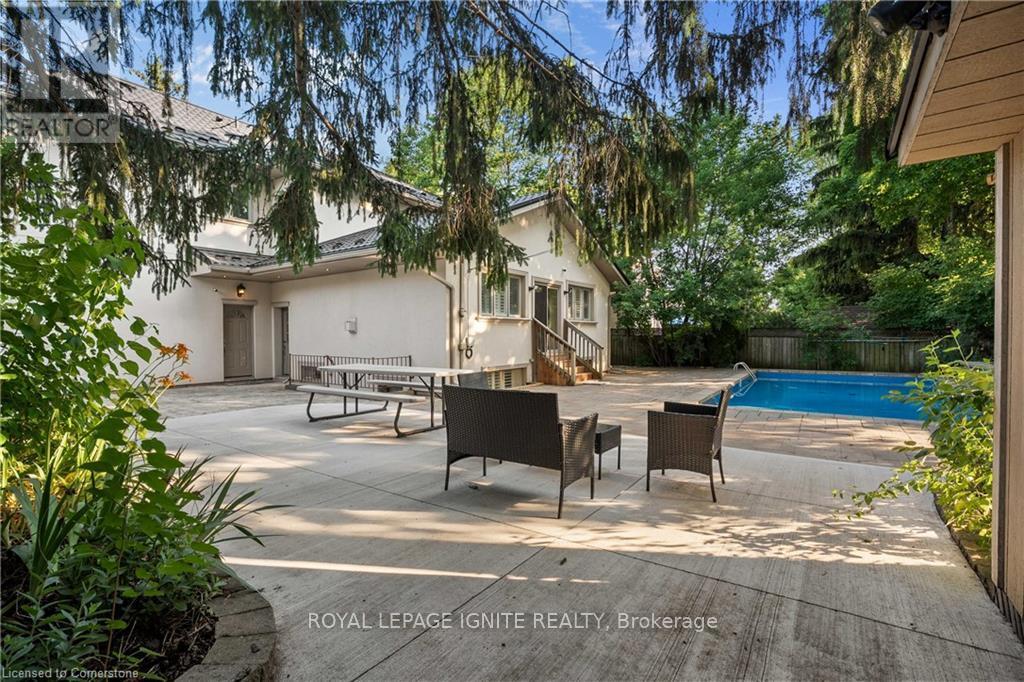 31 Ridge Drive, Oakville, Ontario  L6H 1B7 - Photo 34 - W12434789