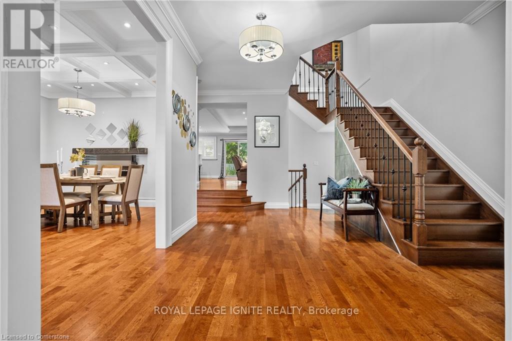 31 Ridge Drive, Oakville, Ontario  L6H 1B7 - Photo 6 - W12434789