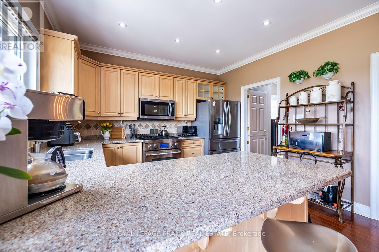 202 Southcrest Drive, Kawartha Lakes, Ontario  L0C 1G0 - Photo 19 - X12434840