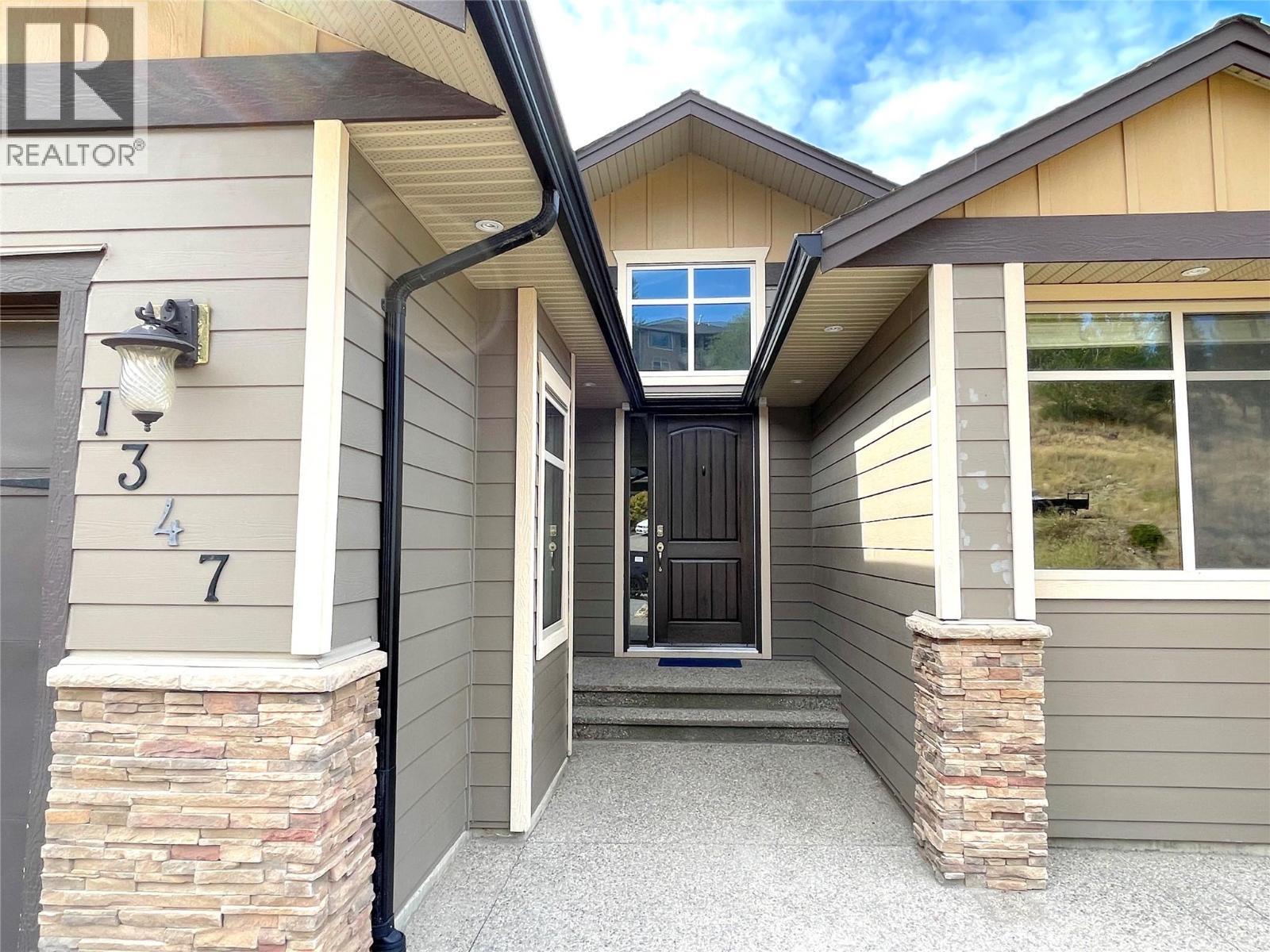 1347 Wilmot Avenue Kelowna Photo 3