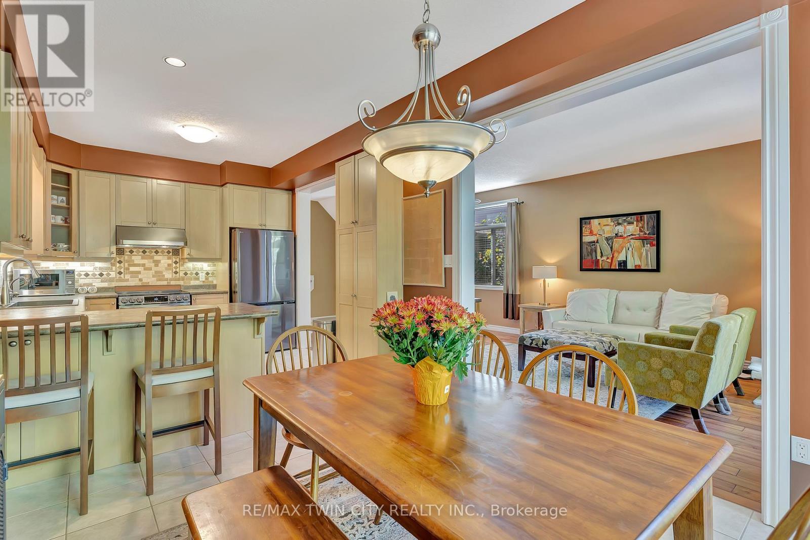 357 Auburn Drive, Waterloo, Ontario  N2K 4P3 - Photo 17 - X12434757