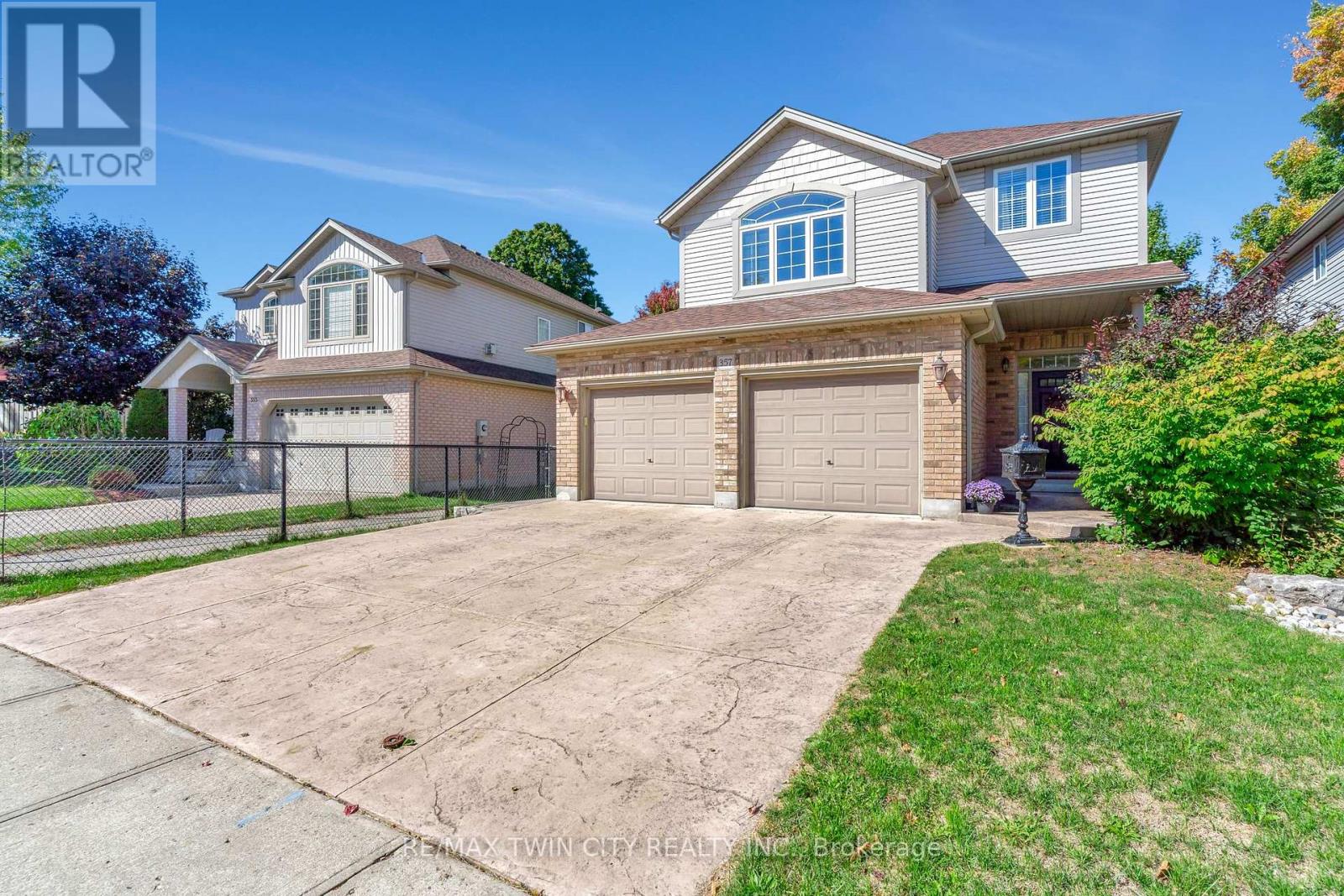 357 Auburn Drive, Waterloo, Ontario  N2K 4P3 - Photo 2 - X12434757