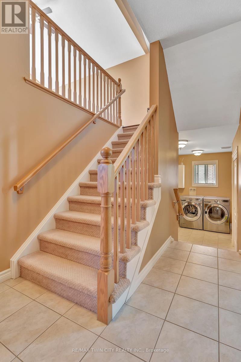 357 Auburn Drive, Waterloo, Ontario  N2K 4P3 - Photo 7 - X12434757