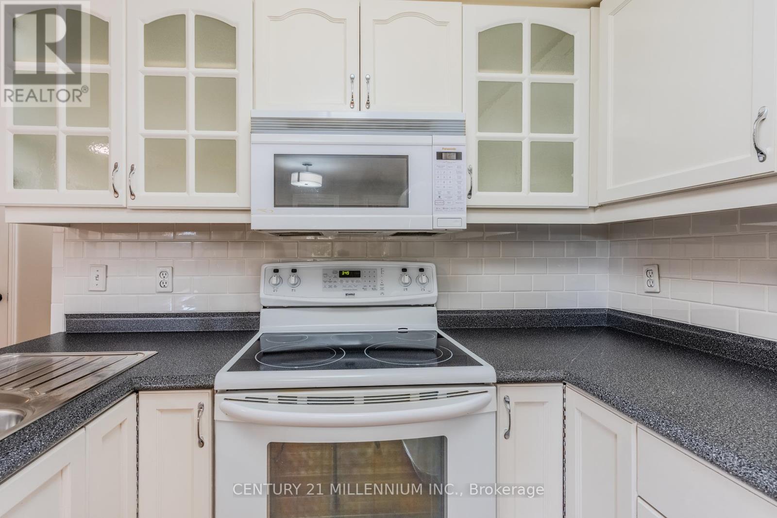 60 Ofield Road, Hamilton, Ontario  L8S 2M7 - Photo 12 - X12434765