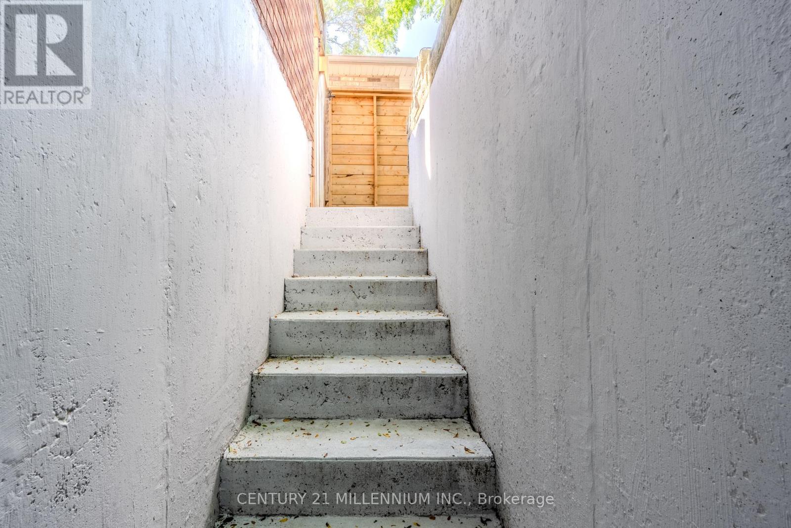 60 Ofield Road, Hamilton, Ontario  L8S 2M7 - Photo 40 - X12434765