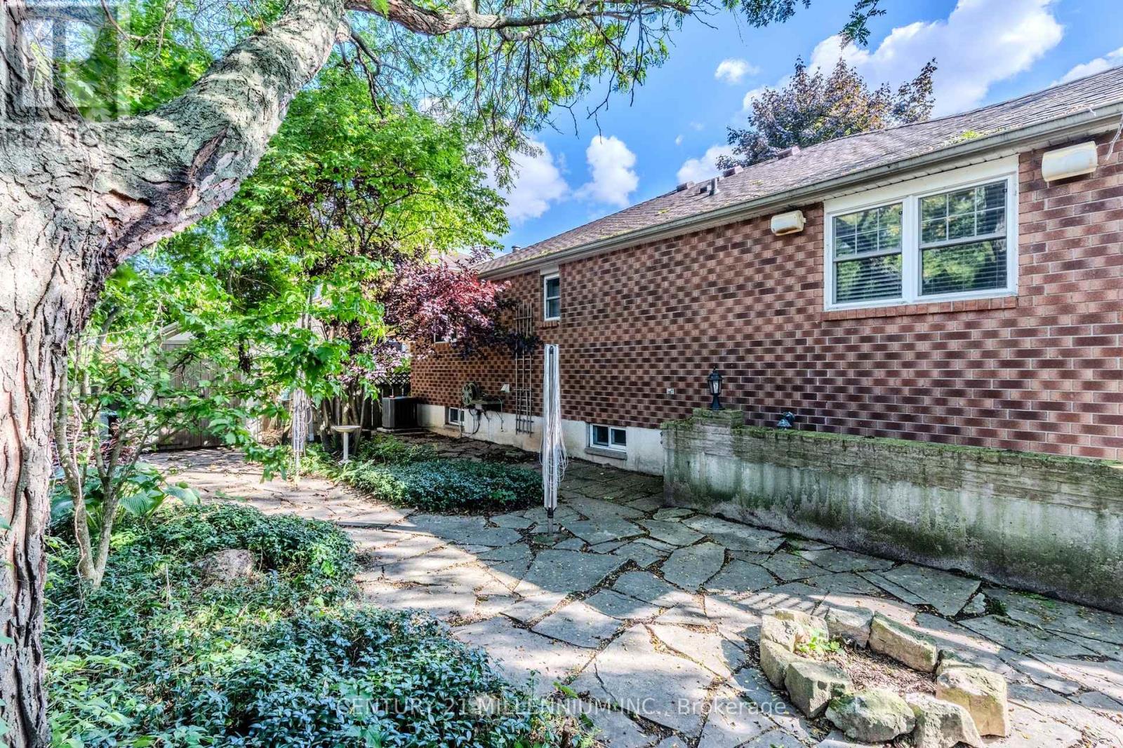60 Ofield Road, Hamilton, Ontario  L8S 2M7 - Photo 43 - X12434765