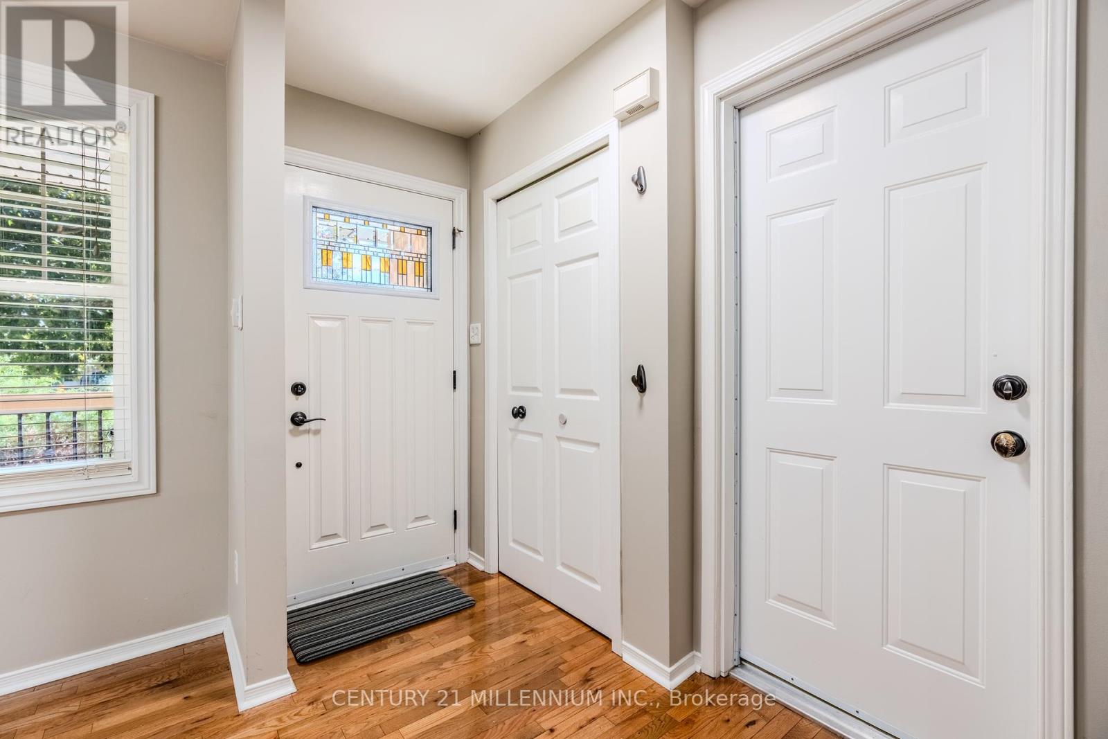 60 Ofield Road, Hamilton, Ontario  L8S 2M7 - Photo 5 - X12434765