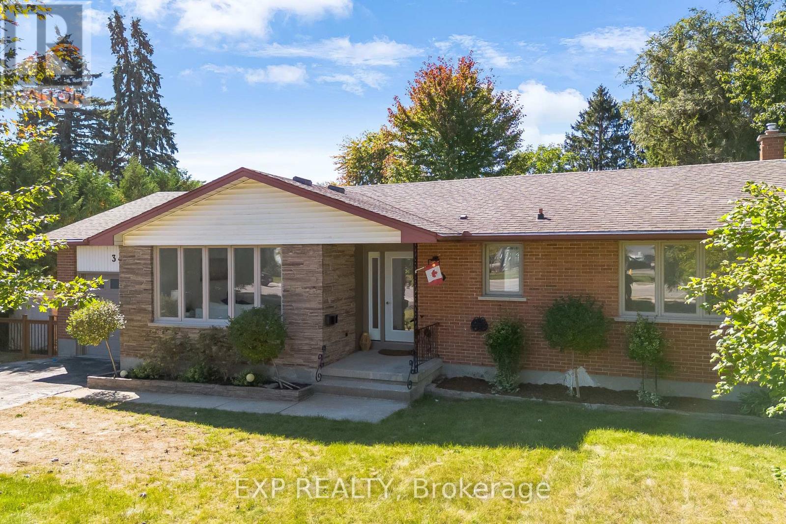348 CARADOC STREET S, Strathroy-Caradoc, Ontario