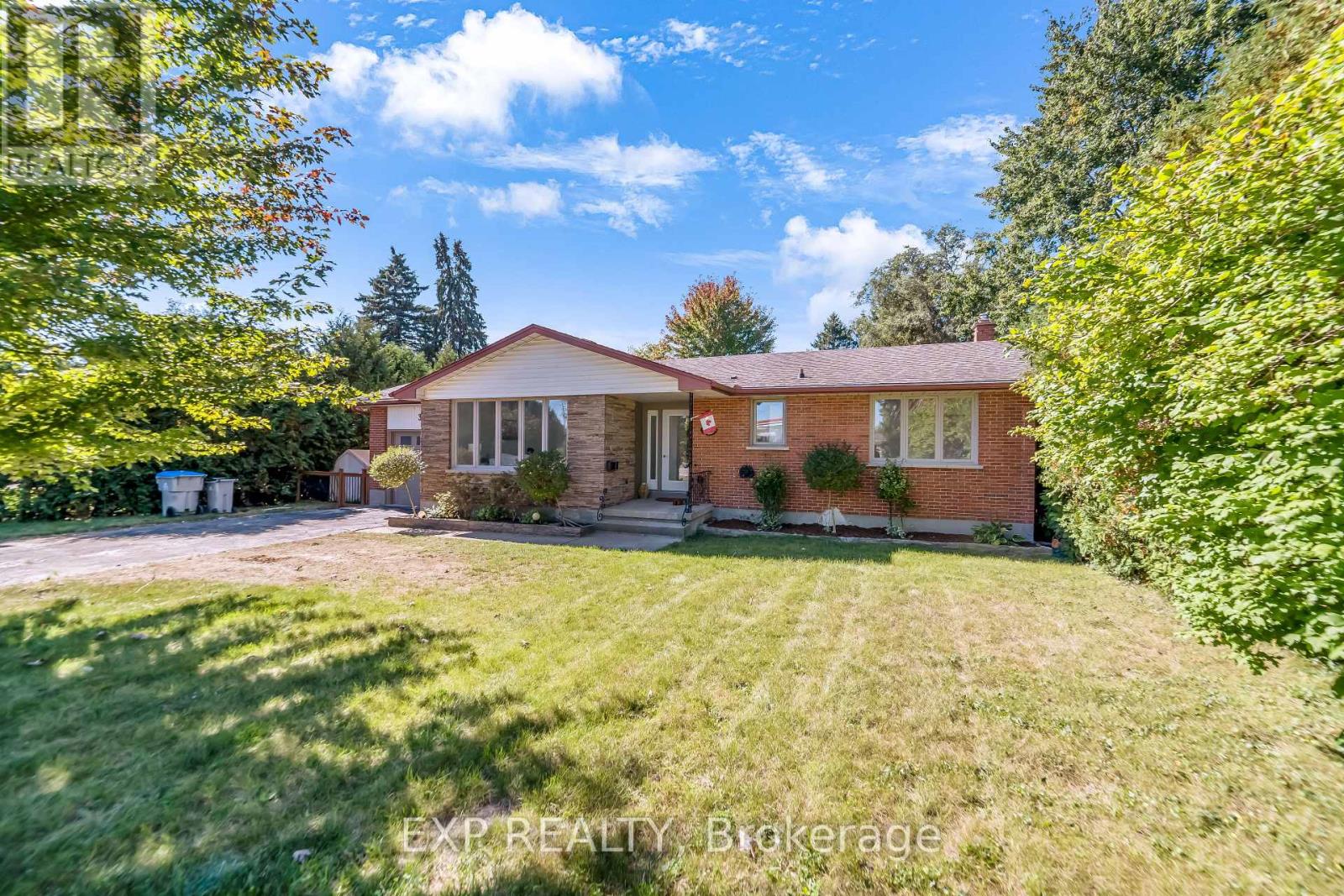 348 Caradoc Street S, Strathroy-Caradoc, Ontario  N7G 2P4 - Photo 7 - X12434767