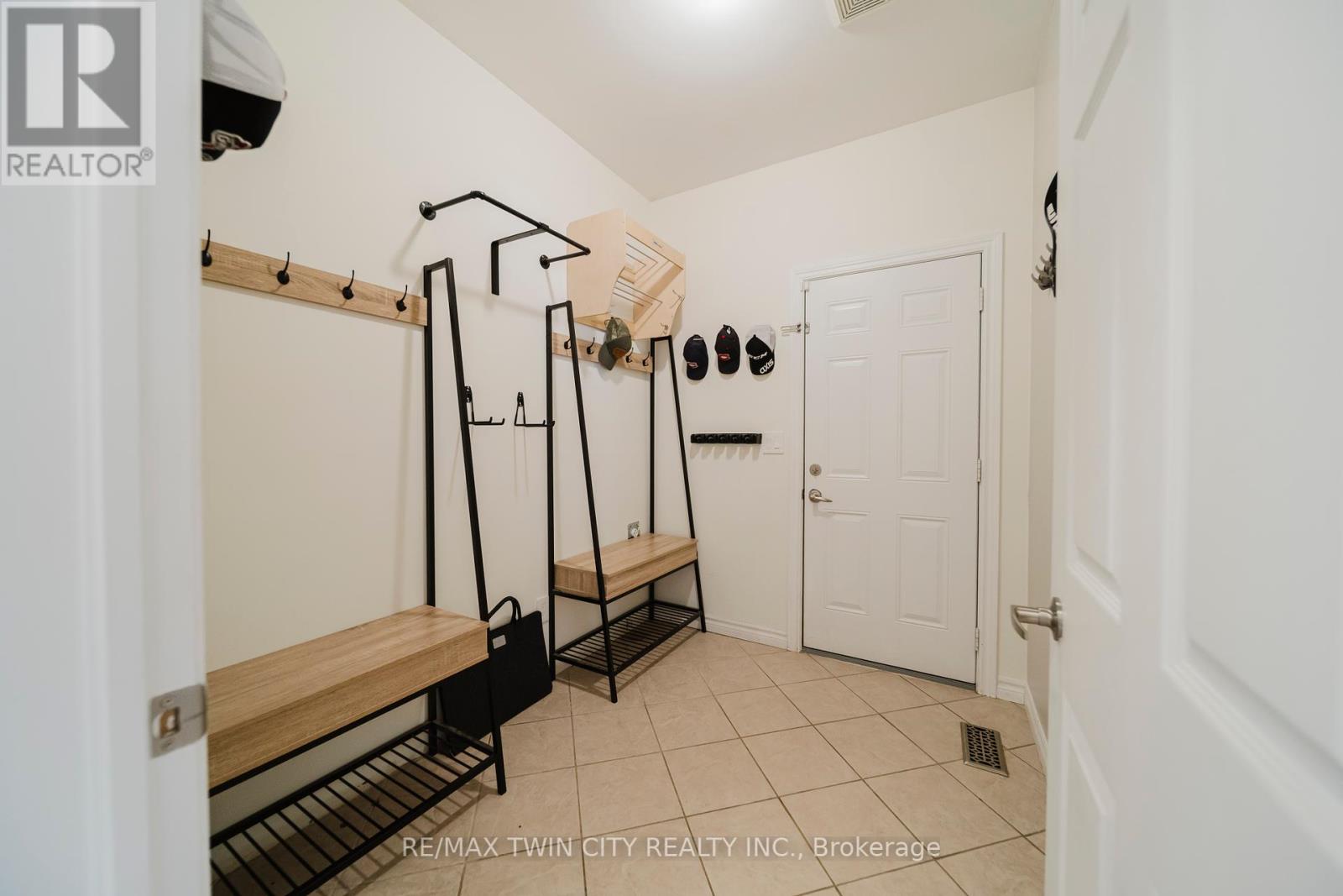 50 Ferris Drive, Wellesley, Ontario  N0B 2T0 - Photo 23 - X12434784