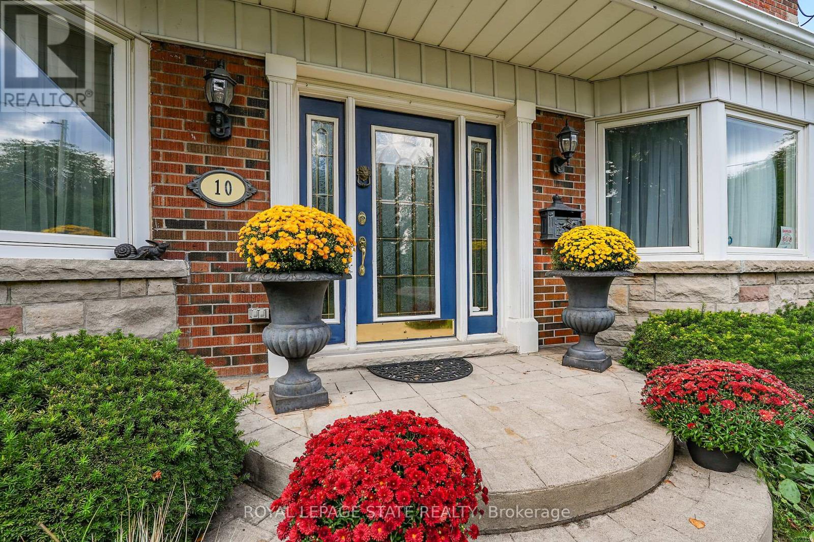 10 Tupper Boulevard, Grimsby, Ontario  L3M 2G2 - Photo 15 - X12434785