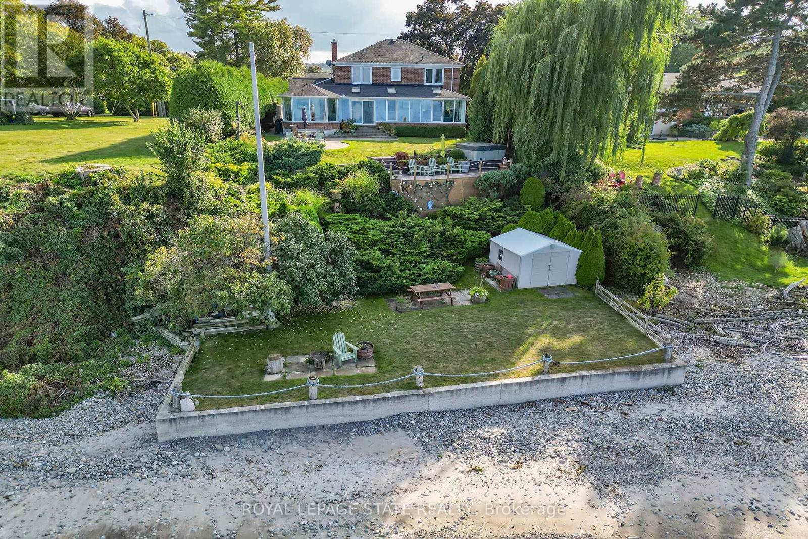 10 Tupper Boulevard, Grimsby, Ontario  L3M 2G2 - Photo 2 - X12434785