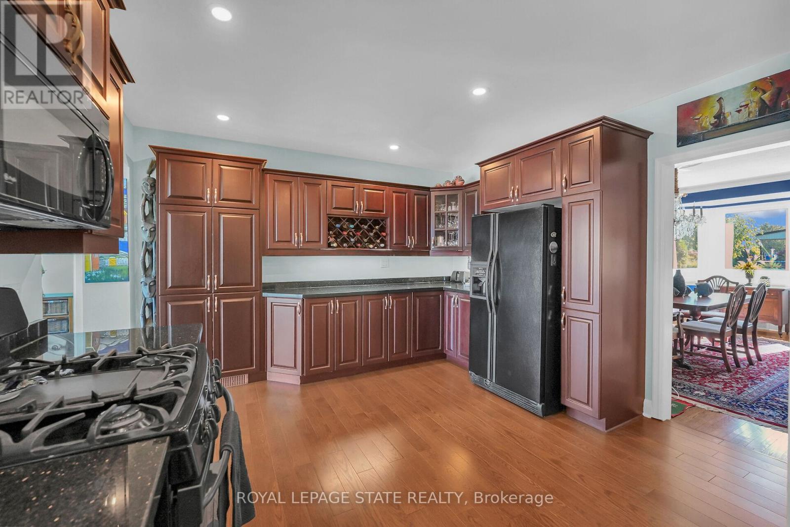 10 Tupper Boulevard, Grimsby, Ontario  L3M 2G2 - Photo 32 - X12434785