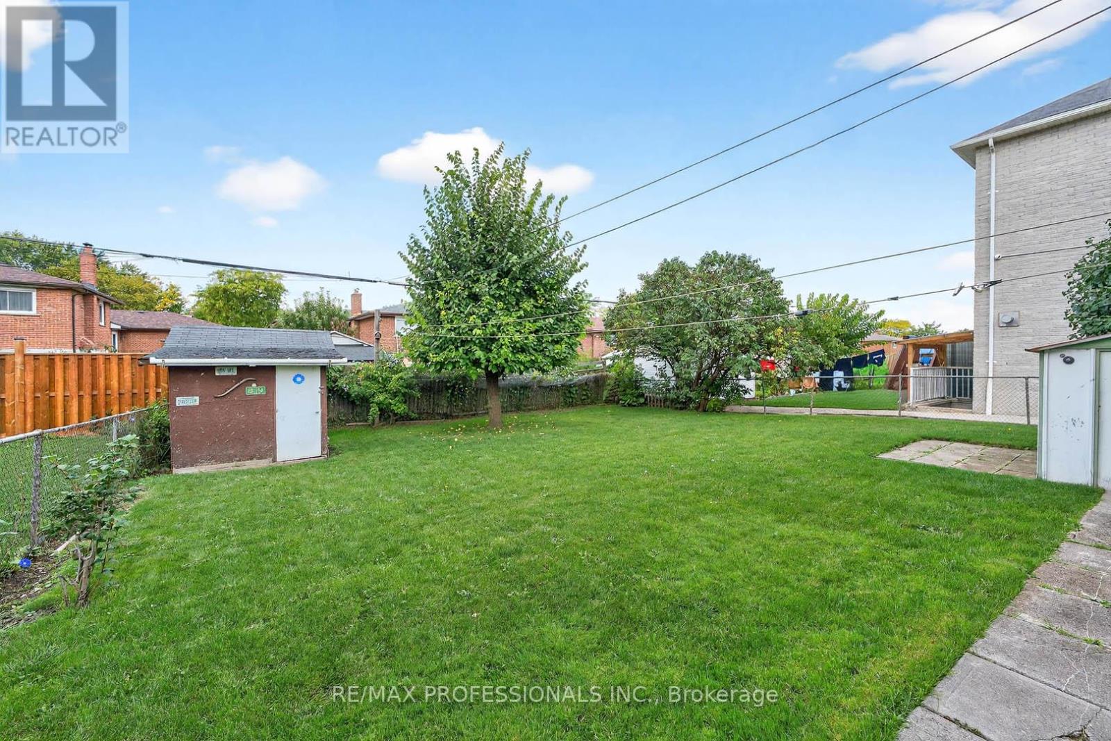 7638 Redstone Road, Mississauga, Ontario  L4T 2B9 - Photo 23 - W12434543