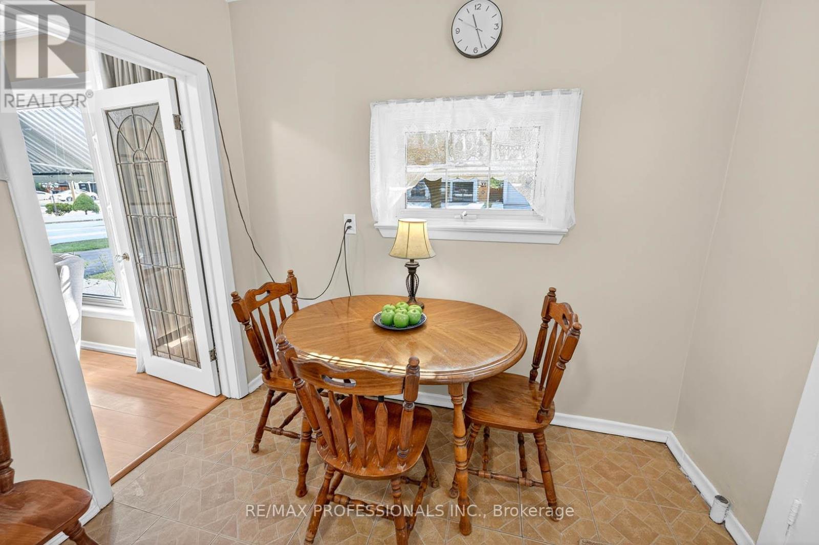 7638 Redstone Road, Mississauga, Ontario  L4T 2B9 - Photo 13 - W12434543