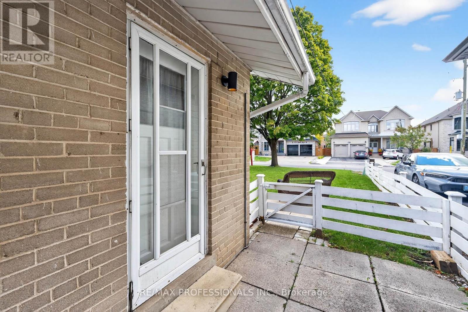7638 Redstone Road, Mississauga, Ontario  L4T 2B9 - Photo 22 - W12434543