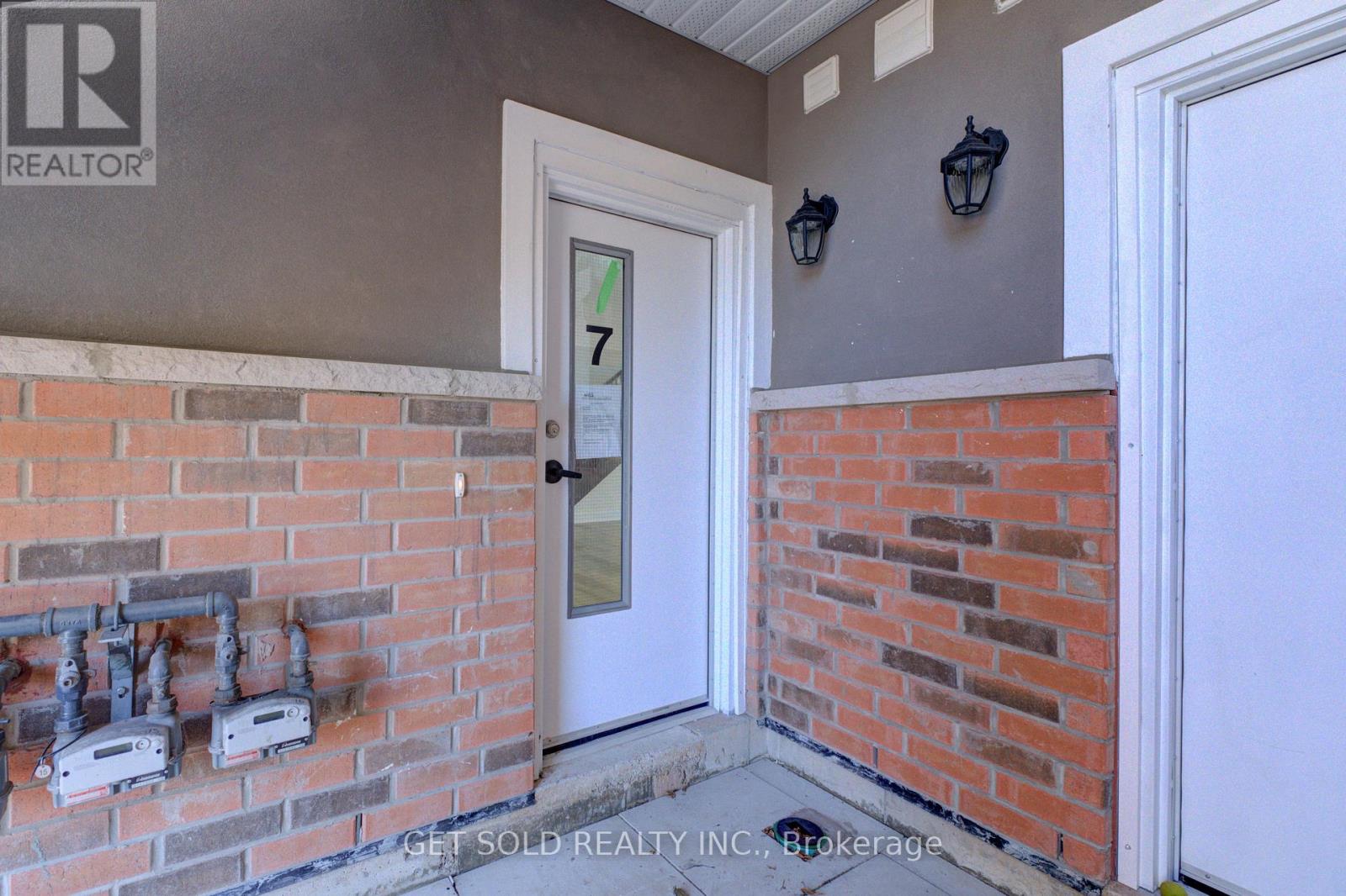7 - 6701 Thorold Stone Road, Niagara Falls, Ontario  L2J 1B3 - Photo 2 - X12421233
