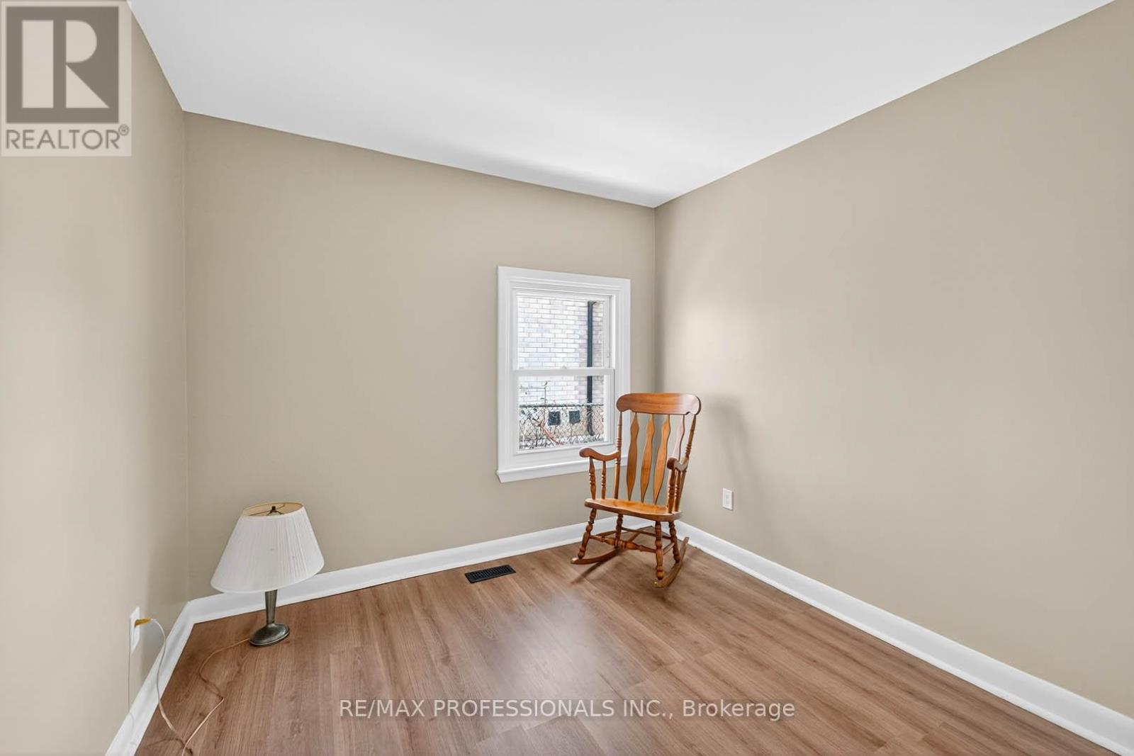 7638 Redstone Road, Mississauga, Ontario  L4T 2B9 - Photo 18 - W12434543