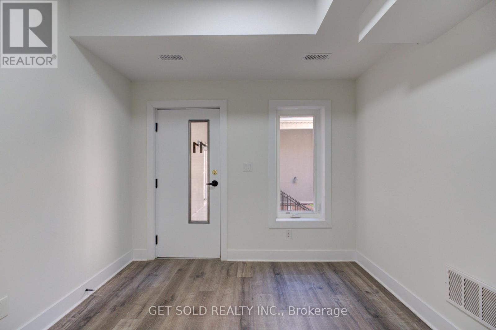 11 - 6701 Thorold Stone Road, Niagara Falls, Ontario  L2J 1B3 - Photo 3 - X12421256