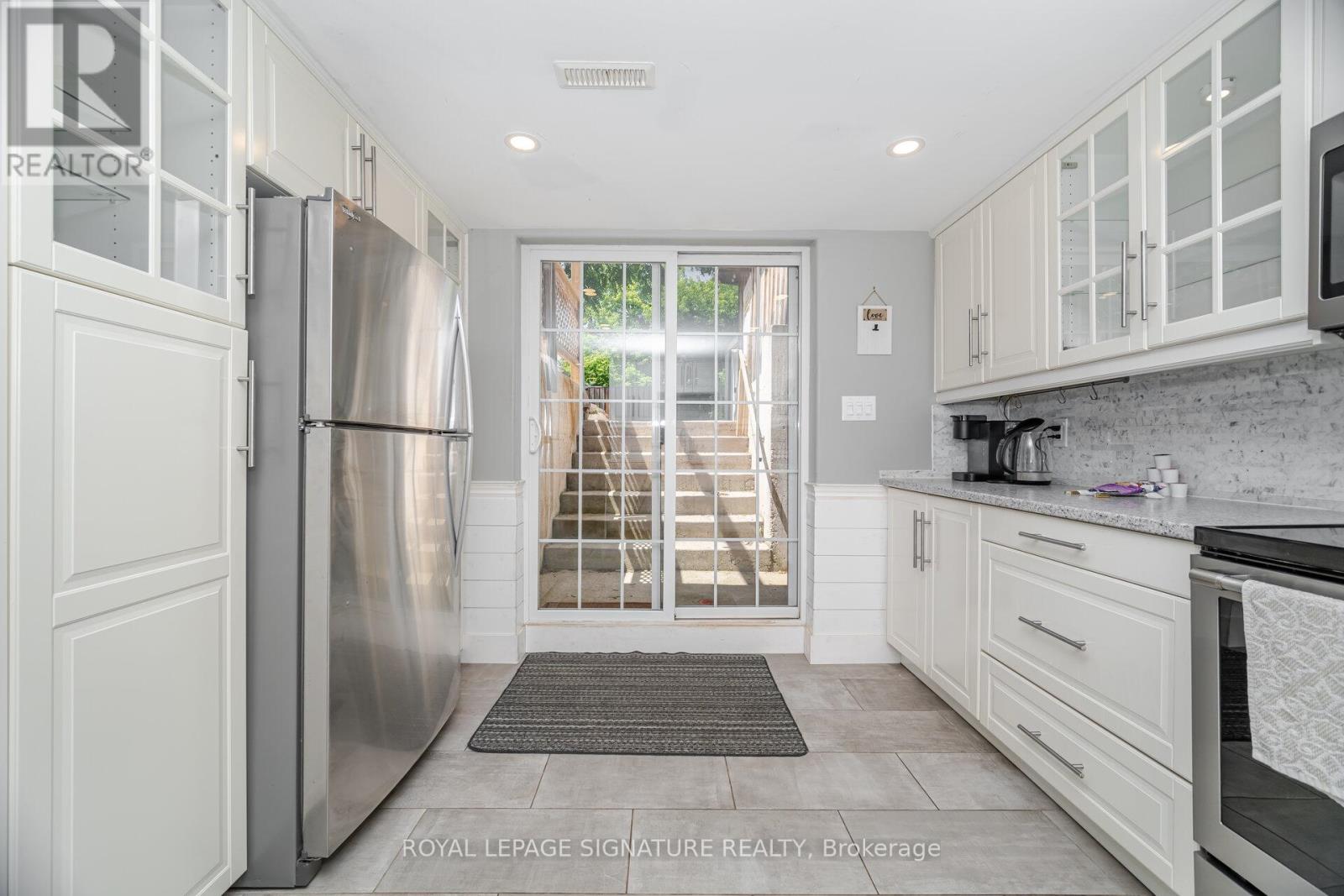 77 Fairview Road, Grimsby, Ontario  L3M 3L6 - Photo 19 - X12429855