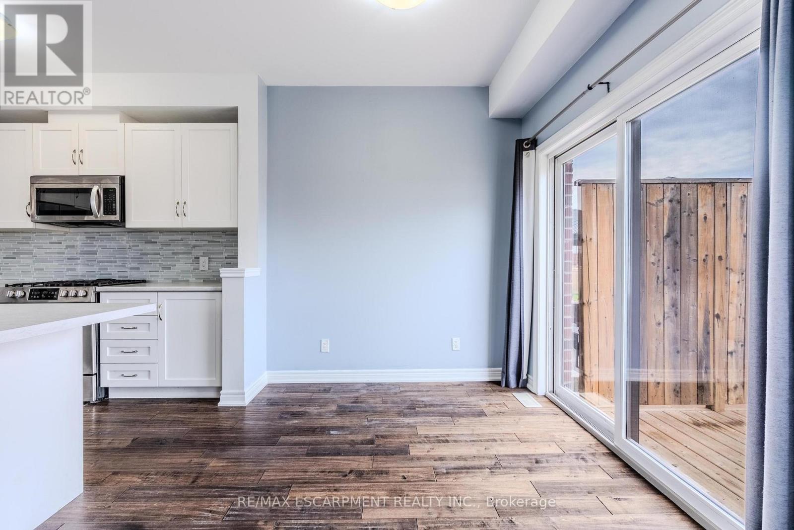 17 Severino Circle, West Lincoln, Ontario  L0R 2A0 - Photo 7 - X12426554