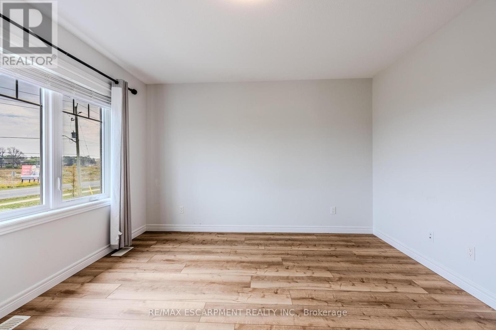 17 Severino Circle, West Lincoln, Ontario  L0R 2A0 - Photo 14 - X12426554