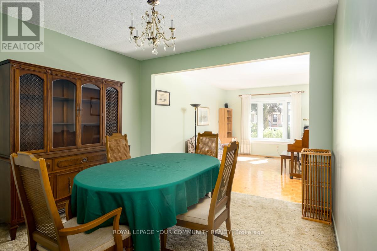 42 Lillooet Crescent, Richmond Hill, Ontario  L4C 5A7 - Photo 12 - N12433149