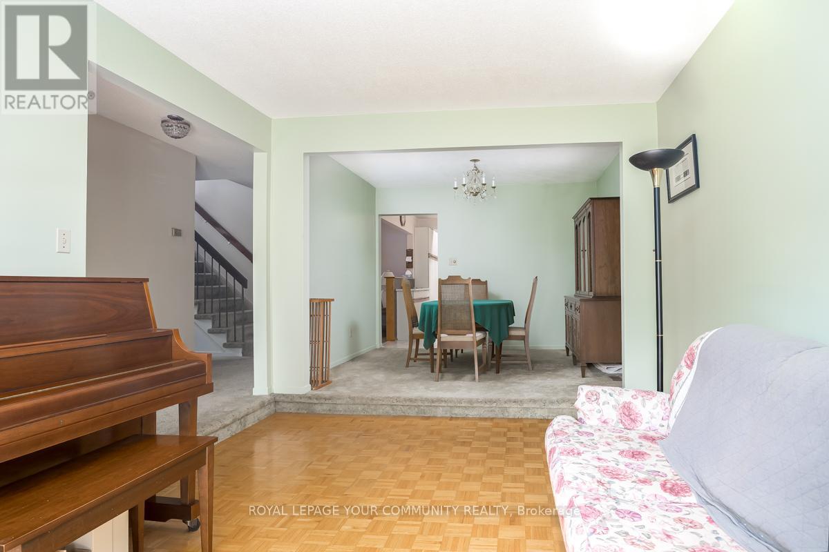 42 Lillooet Crescent, Richmond Hill, Ontario  L4C 5A7 - Photo 11 - N12433149