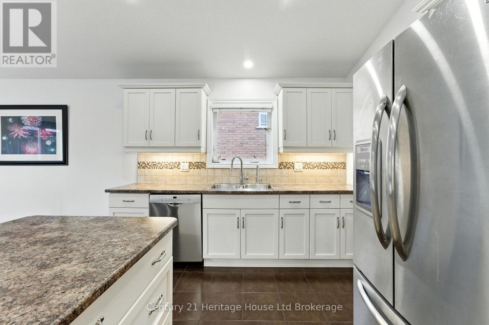 107 Applewood Street, Blandford-Blenheim, Ontario  N0J 1S0 - Photo 19 - X12434810