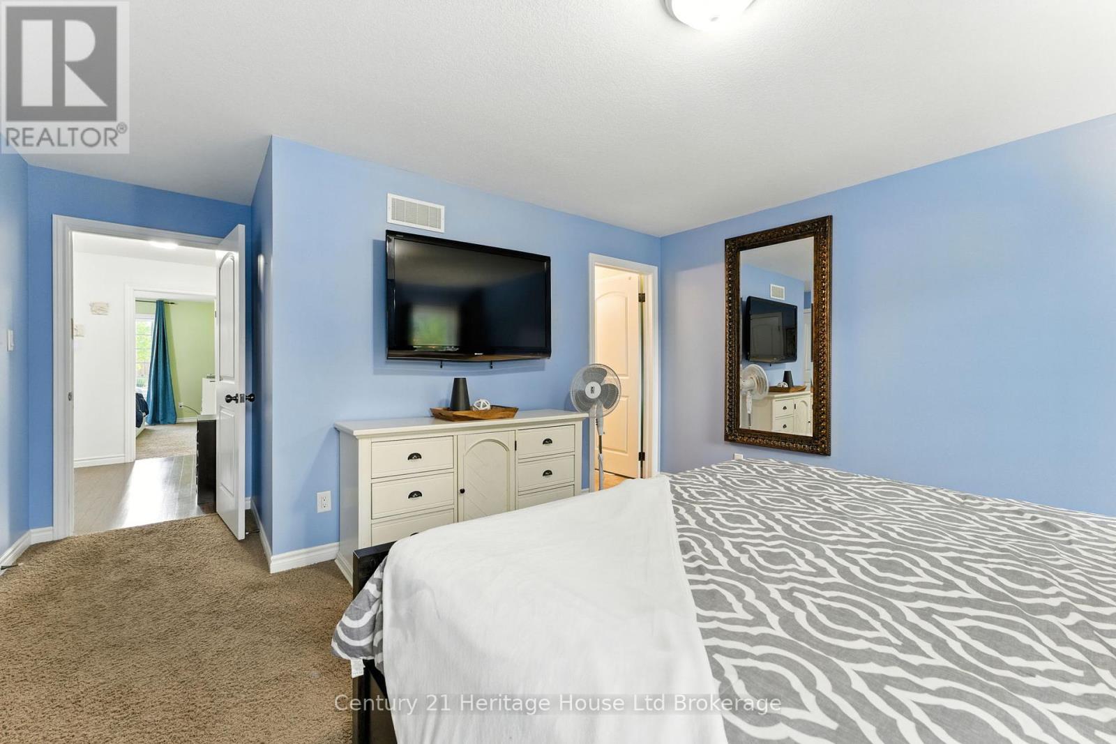 107 Applewood Street, Blandford-Blenheim, Ontario  N0J 1S0 - Photo 21 - X12434810