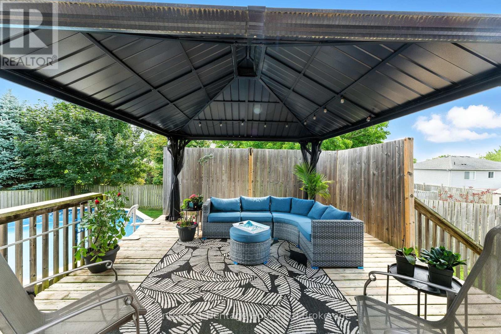 107 Applewood Street, Blandford-Blenheim, Ontario  N0J 1S0 - Photo 38 - X12434810