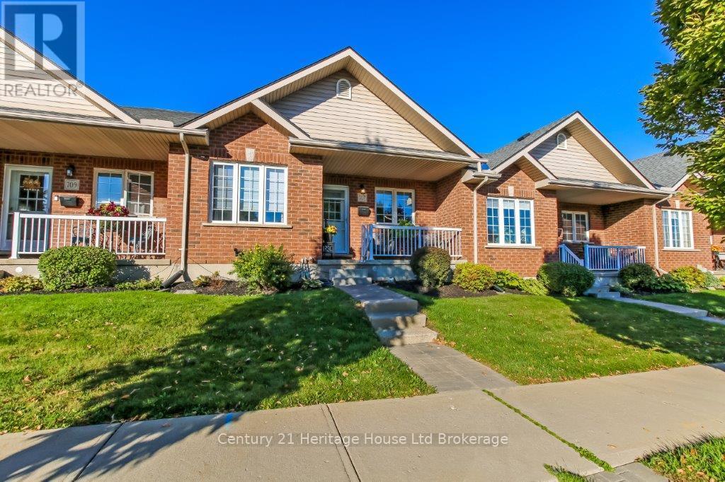 707 Southwood Way, Woodstock, Ontario  N4V 1H5 - Photo 1 - X12434849