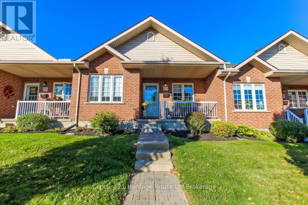 707 Southwood Way, Woodstock, Ontario  N4V 1H5 - Photo 2 - X12434849