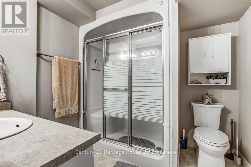 707 Southwood Way, Woodstock, Ontario  N4V 1H5 - Photo 23 - X12434849