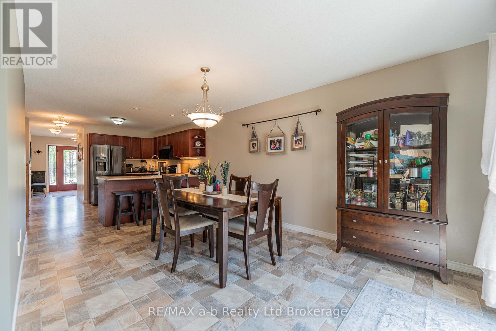 9 Langrell Avenue, Tillsonburg, Ontario  N4G 5X7 - Photo 11 - X12434909