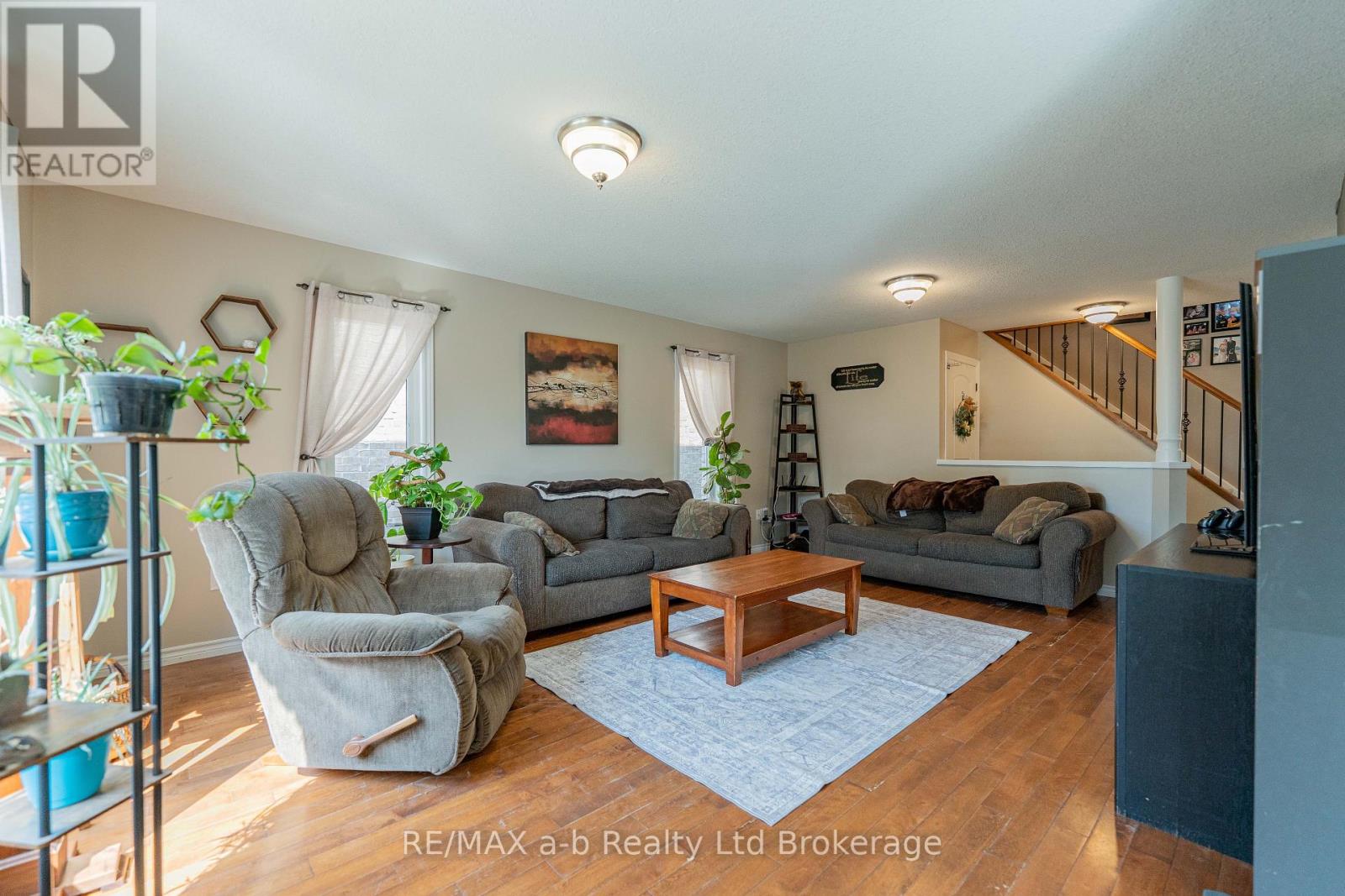 9 Langrell Avenue, Tillsonburg, Ontario  N4G 5X7 - Photo 12 - X12434909