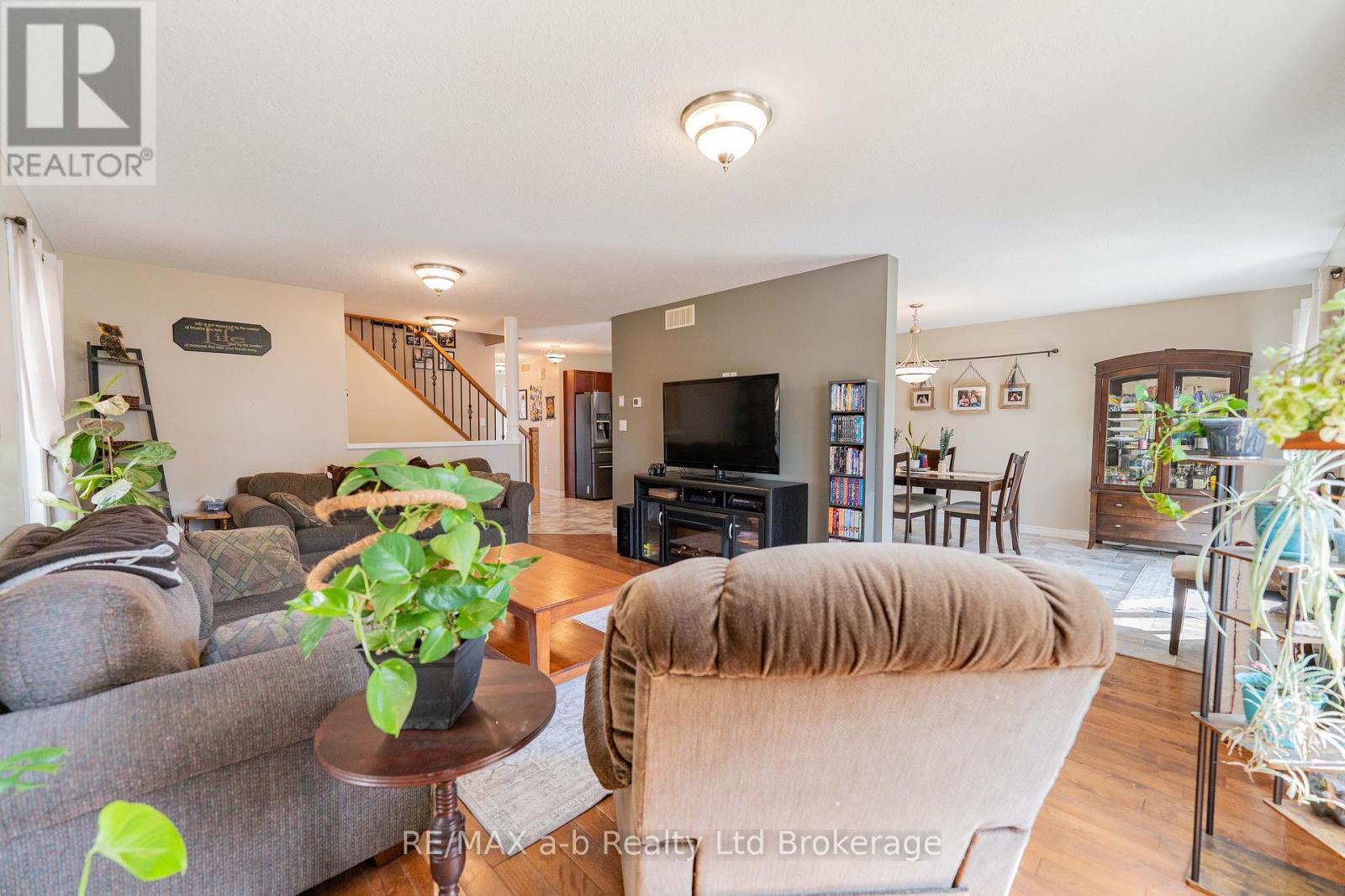 9 Langrell Avenue, Tillsonburg, Ontario  N4G 5X7 - Photo 13 - X12434909