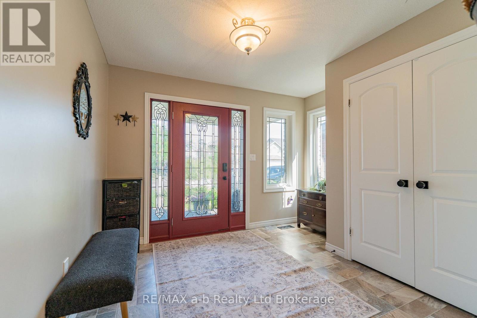 9 Langrell Avenue, Tillsonburg, Ontario  N4G 5X7 - Photo 4 - X12434909