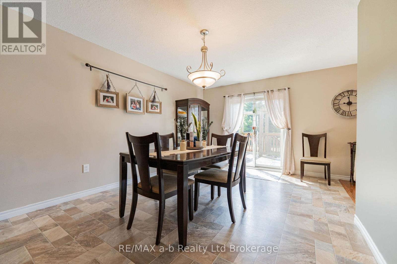 9 Langrell Avenue, Tillsonburg, Ontario  N4G 5X7 - Photo 8 - X12434909