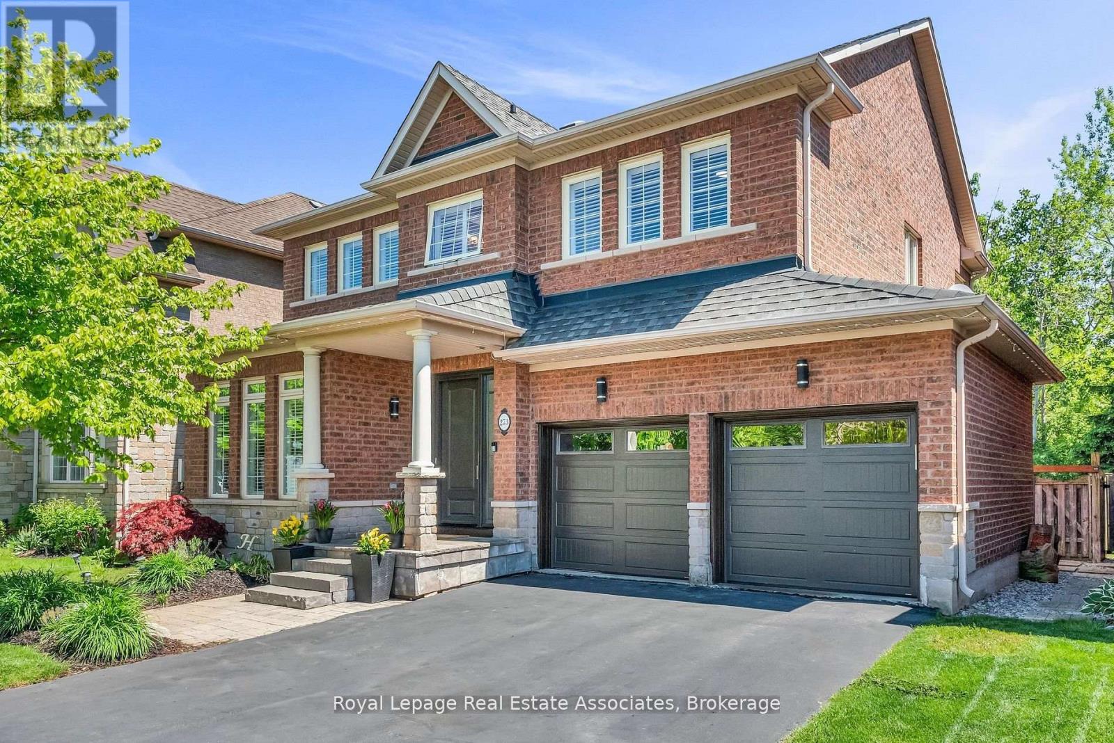 273 Duskywing Way, Oakville, Ontario  L6L 6X5 - Photo 3 - W12388211