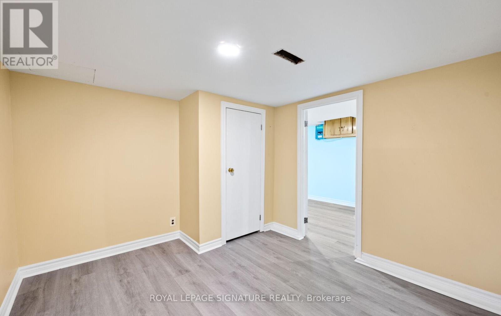 61 Foch Avenue, Toronto, Ontario  M8W 3X5 - Photo 21 - W12412542