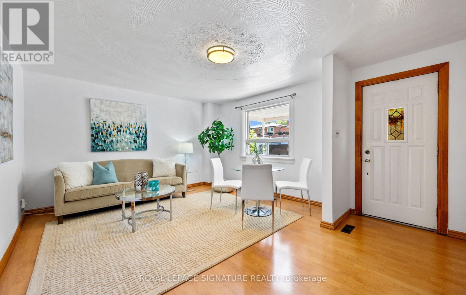 61 Foch Avenue, Toronto, Ontario  M8W 3X5 - Photo 5 - W12412542