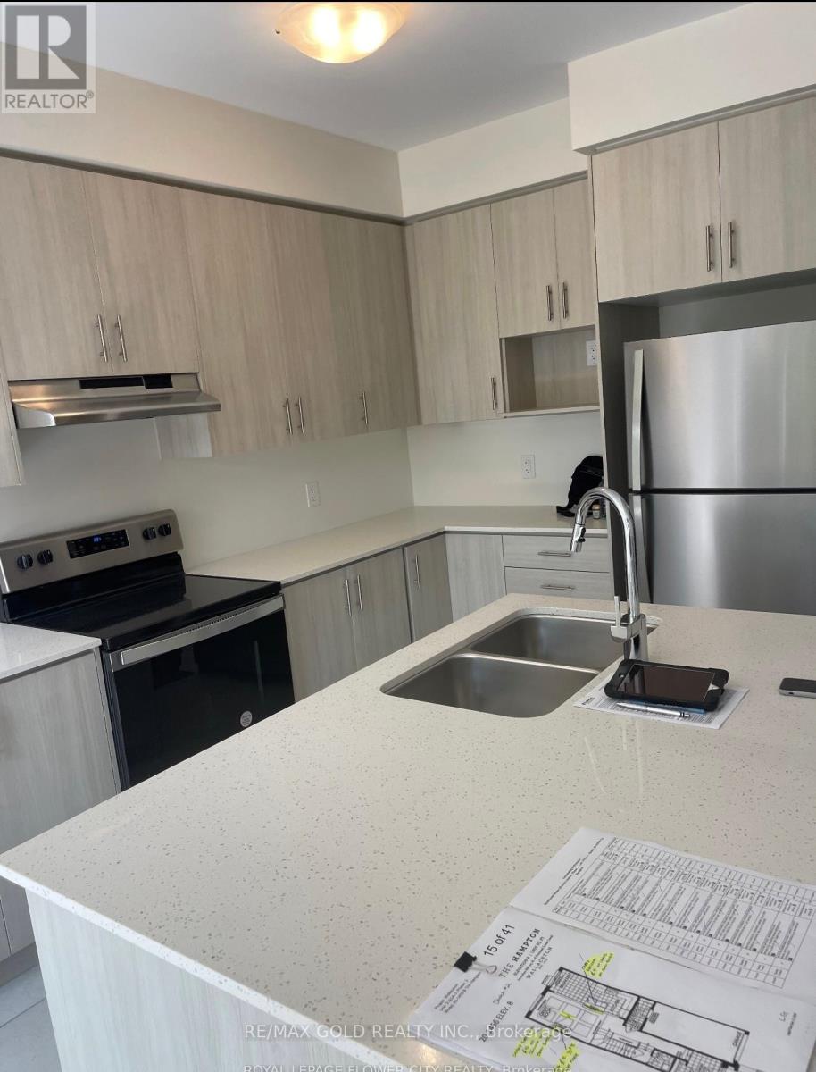222 Broadacre Drive, Kitchener, Ontario  N2R 0S6 - Photo 2 - X12378333