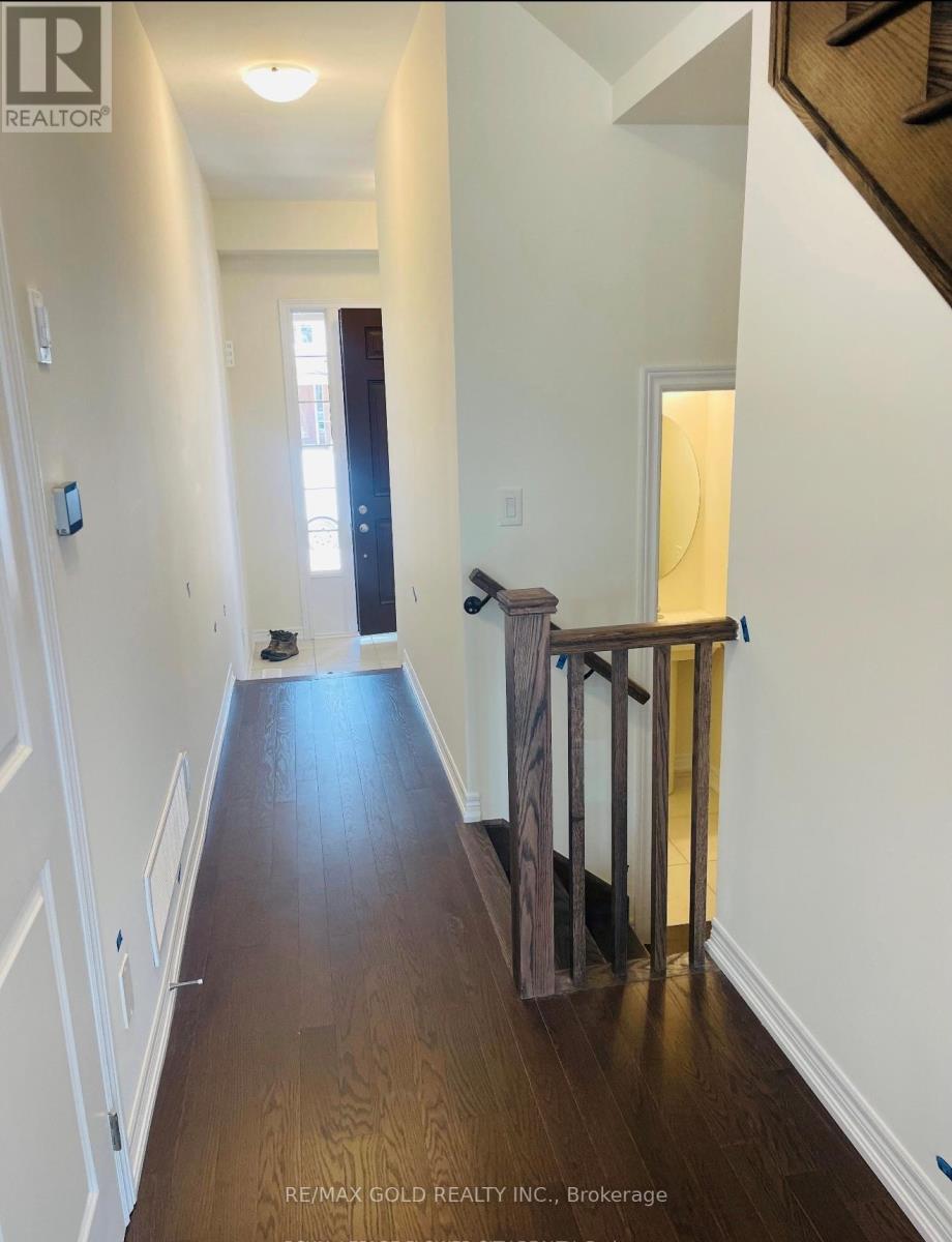 222 Broadacre Drive, Kitchener, Ontario  N2R 0S6 - Photo 3 - X12378333