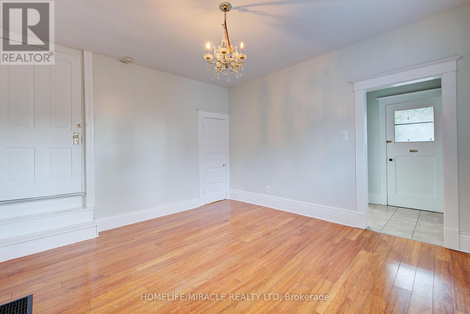 201 Clarence Street, London East, Ontario  N6B 2J8 - Photo 10 - X12434534