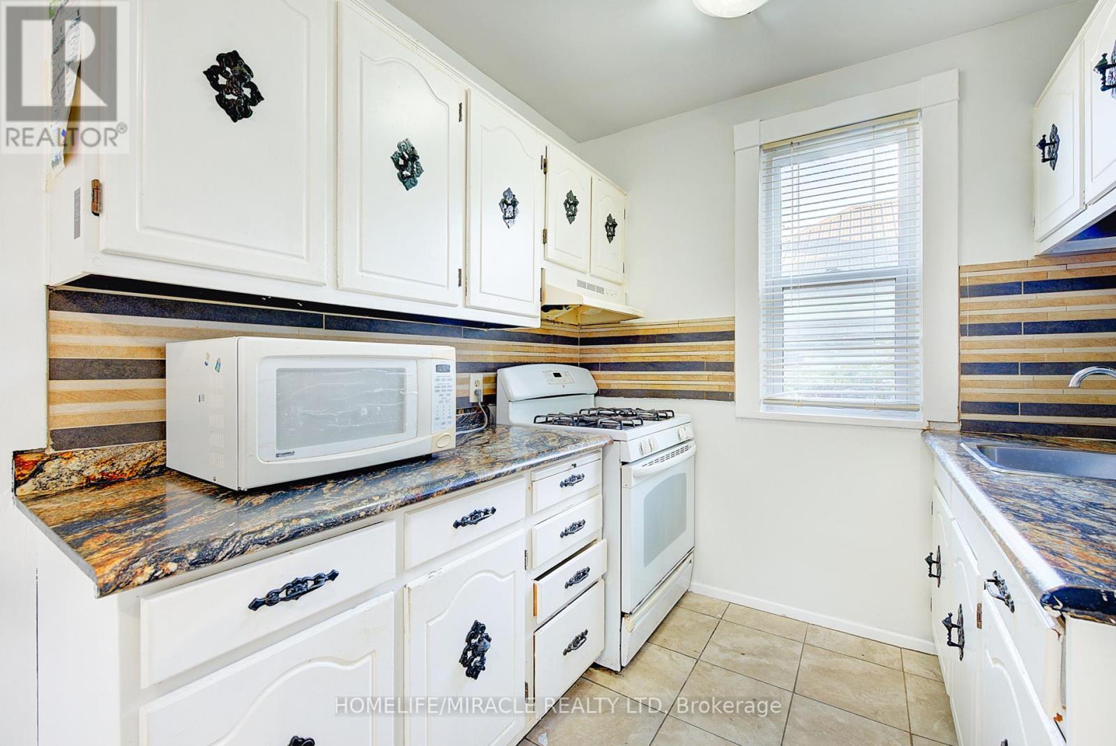 201 Clarence Street, London East, Ontario  N6B 2J8 - Photo 21 - X12434534