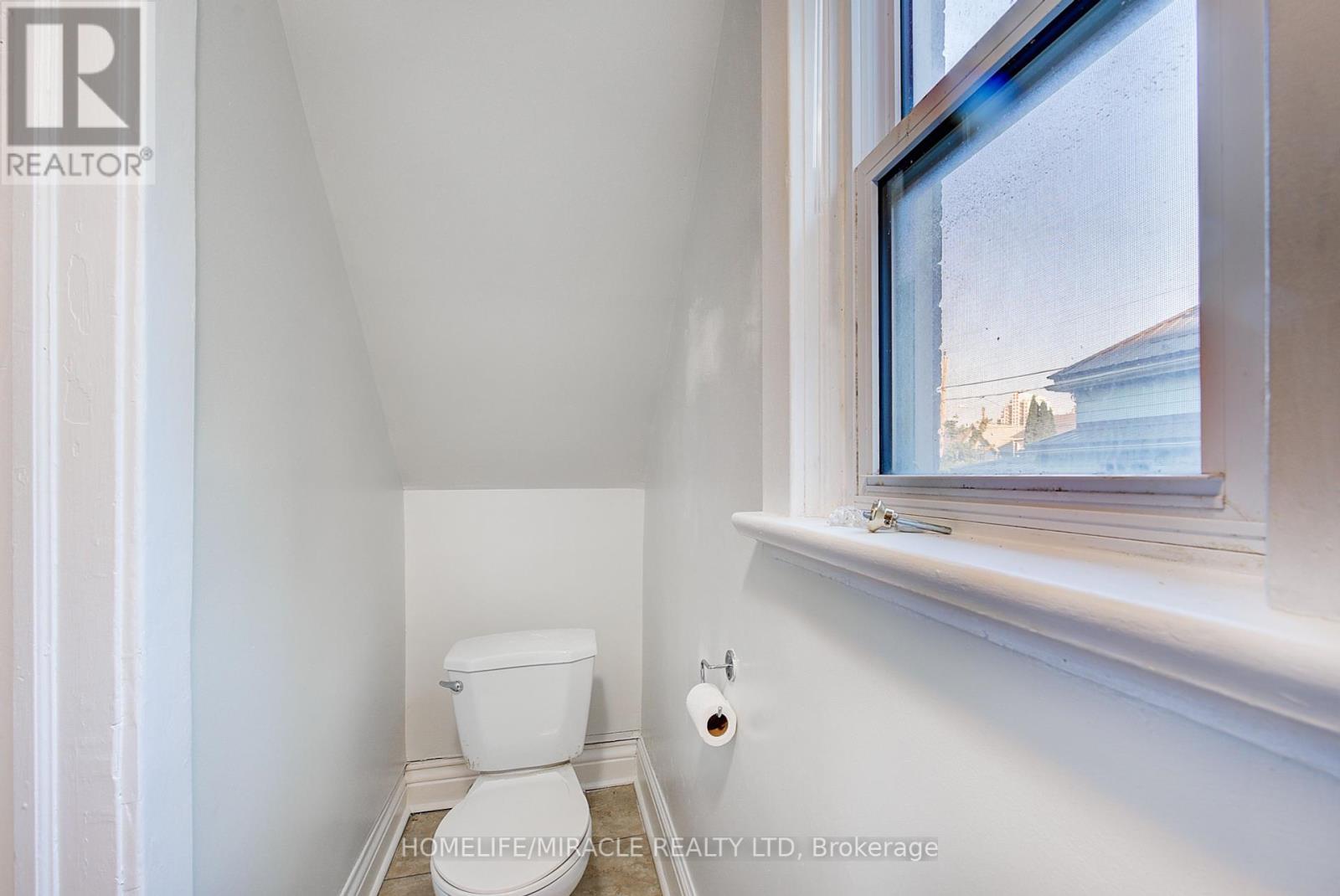 201 Clarence Street, London East, Ontario  N6B 2J8 - Photo 14 - X12434534