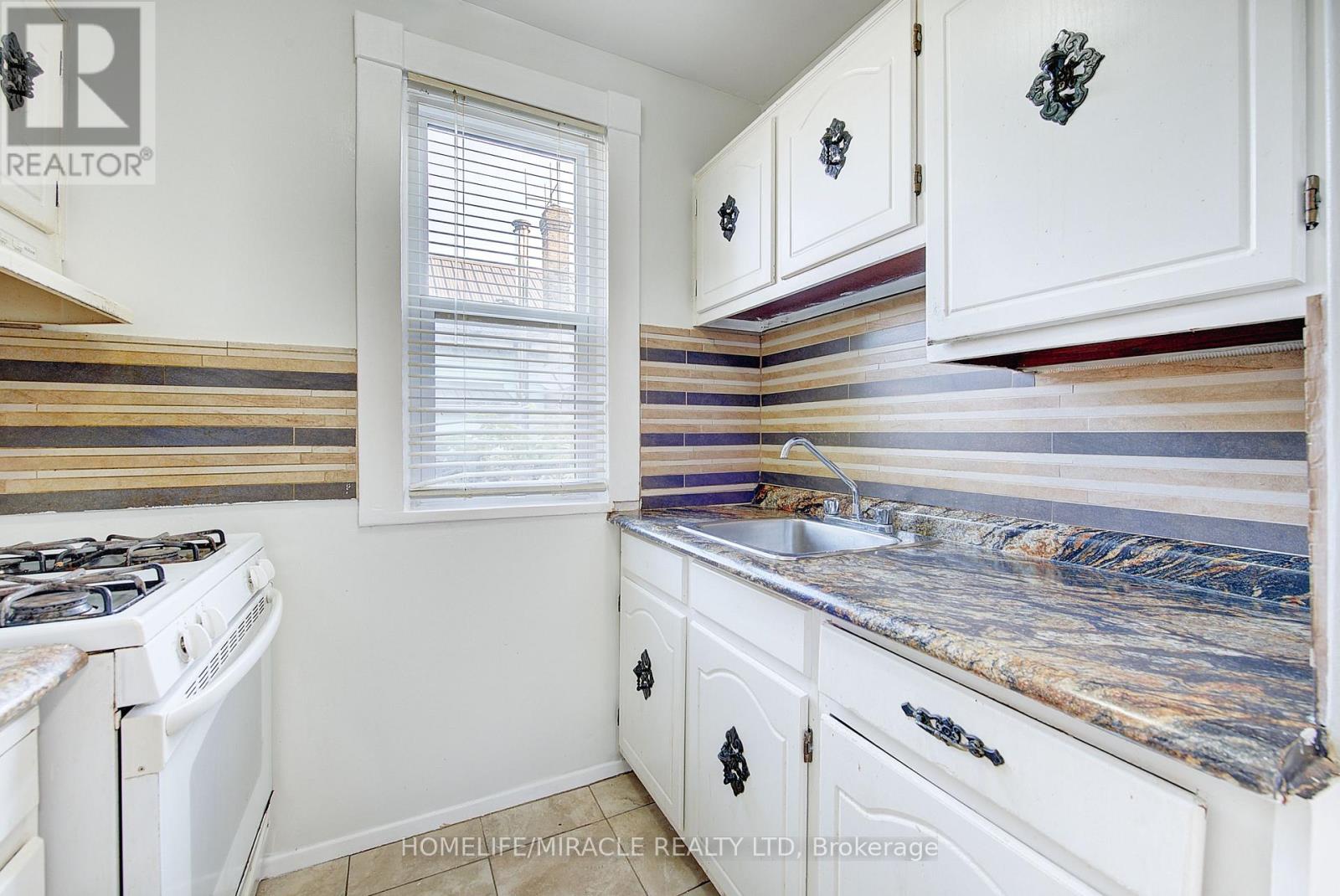 201 Clarence Street, London East, Ontario  N6B 2J8 - Photo 22 - X12434534